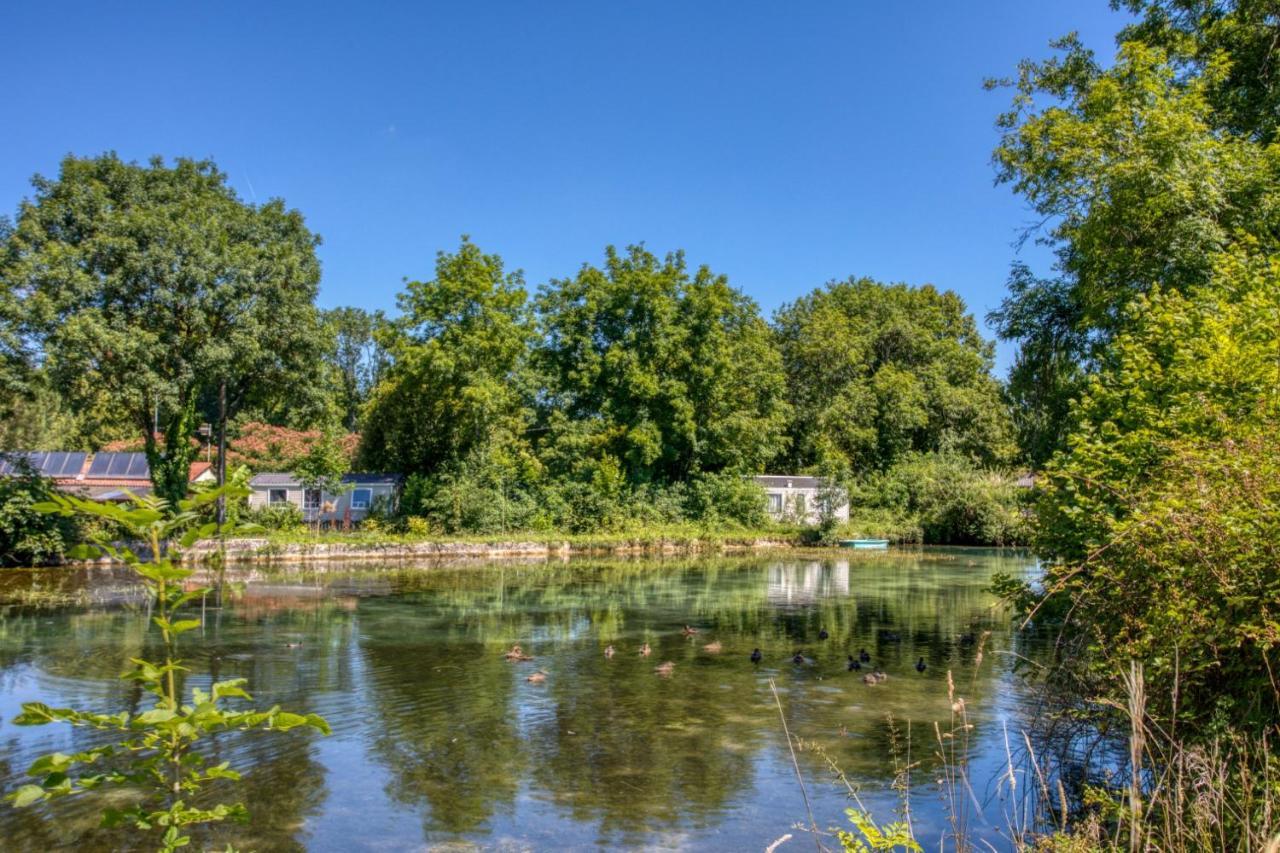 Отель Le Moulin Du Bleufond Монтиньяк Экстерьер фото