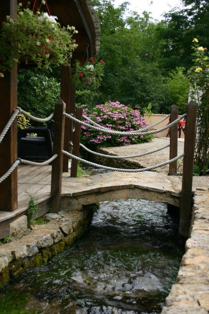 Отель Le Moulin Du Bleufond Монтиньяк Экстерьер фото